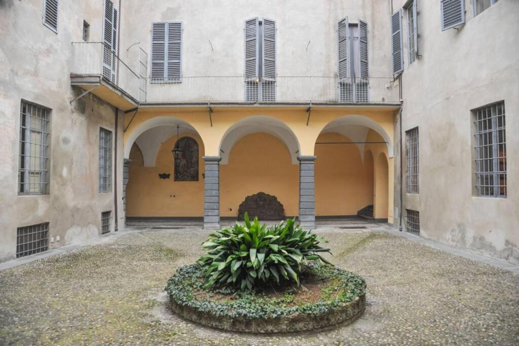 Cozy Apartment In Palazzo Malaspina Piacenza Exteriör bild